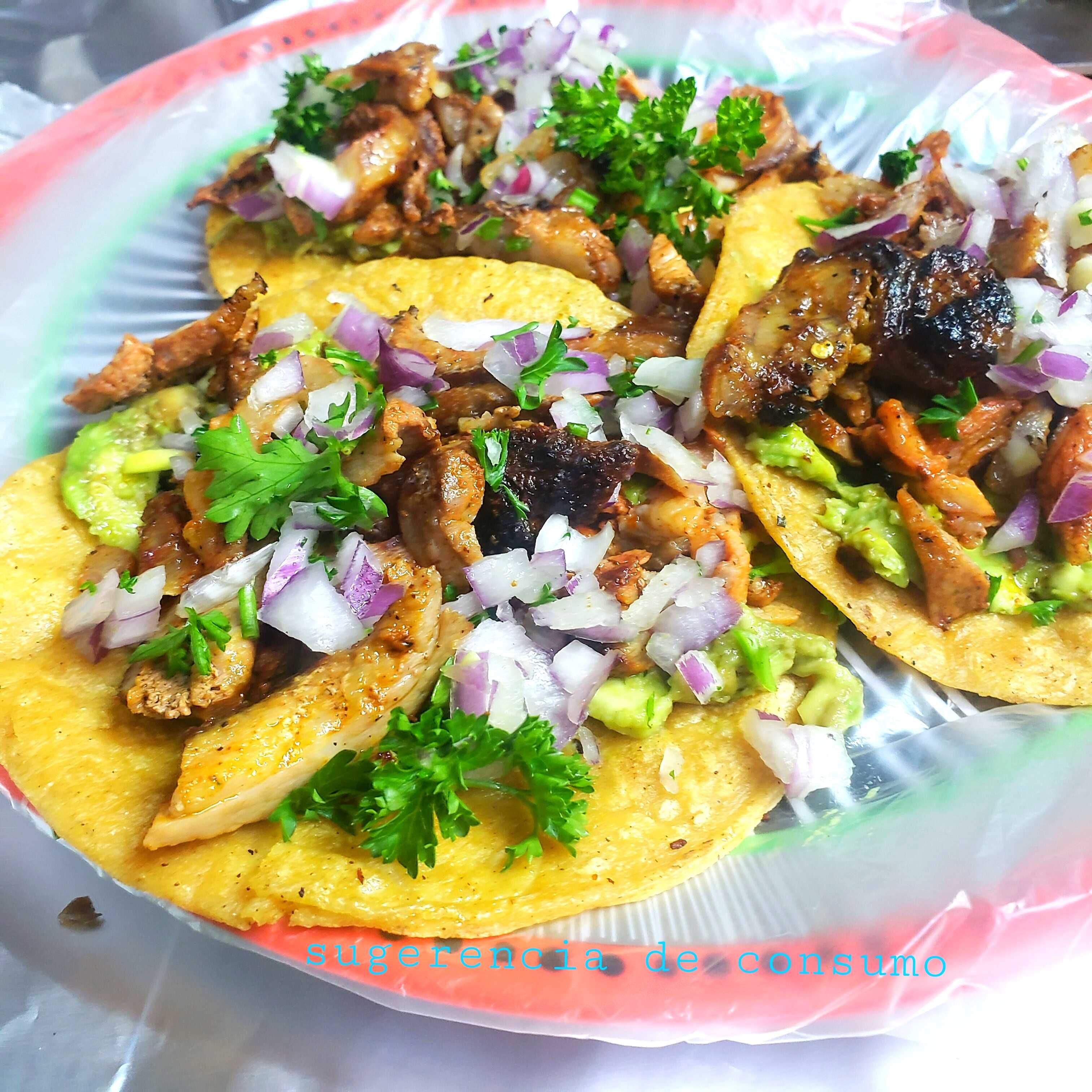 3 Tacos + Coca Cola.