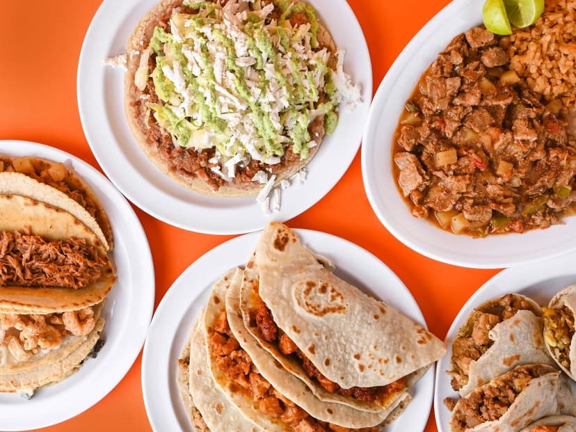 Gorditas y Tacos Doña Vivi (Suc Sendero)