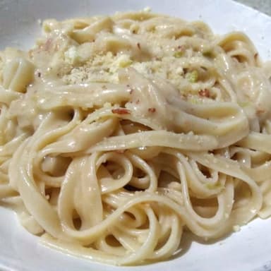 Spaguetti en Salsa Blanca con Jamon
