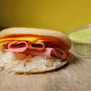 Arepa Sincronizada (jamon y Queso){