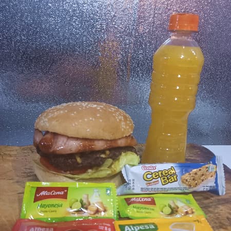 Burger con Salchicha Finas Hierbas
