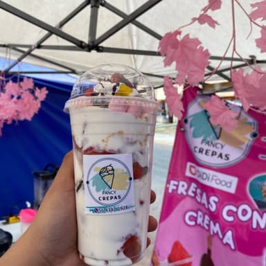 Fresas con Crema y Durazno Tamaño Alto