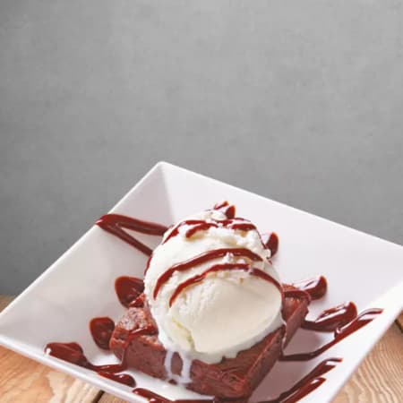Brownie con helado