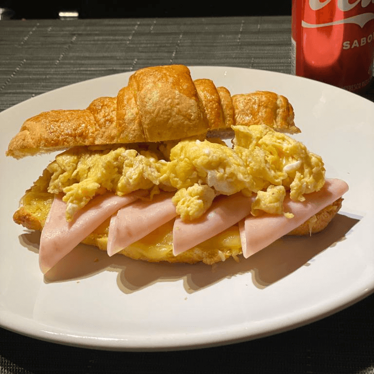 Croissant de Jamón y Huevo