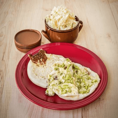 Pupusa Queso y Loroco