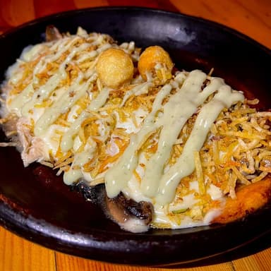 Patacón pollo champiñones