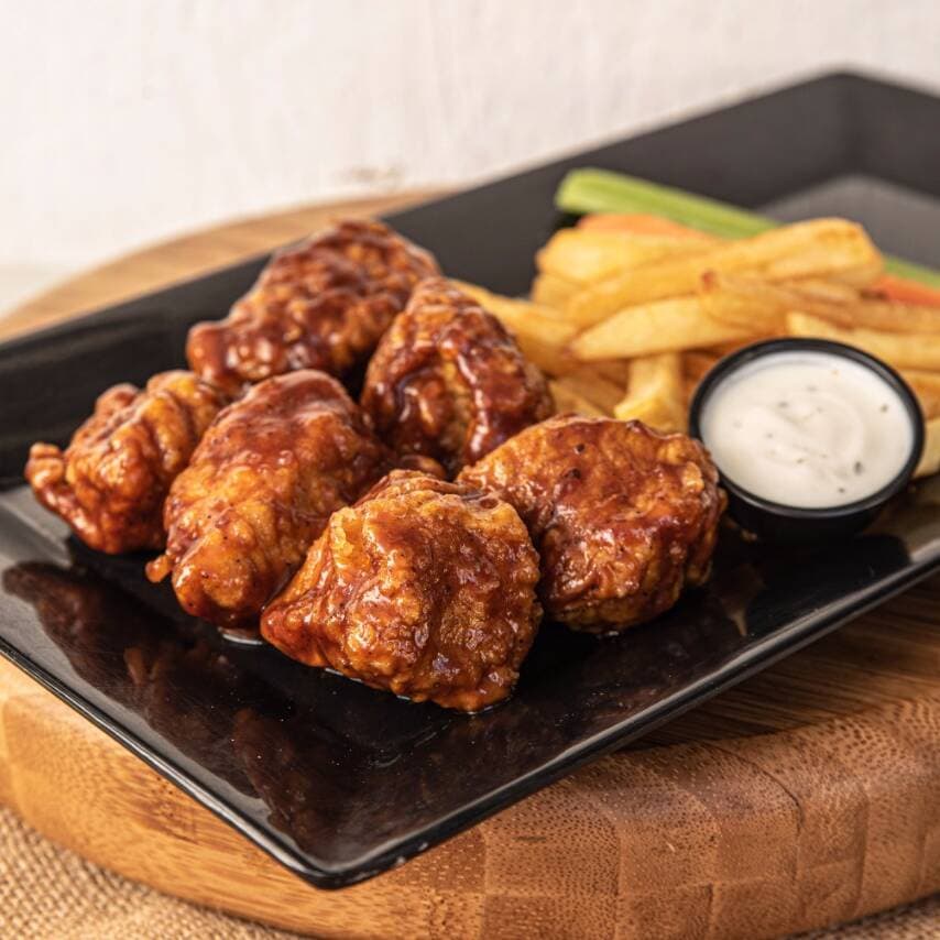 Boneless x8 + Papas