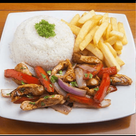 Pollo Saltado