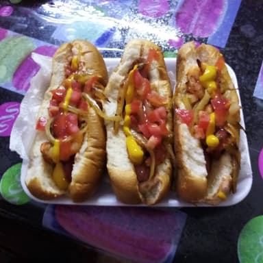 Orden 2 Hot Dogs Sencillos y Refresco