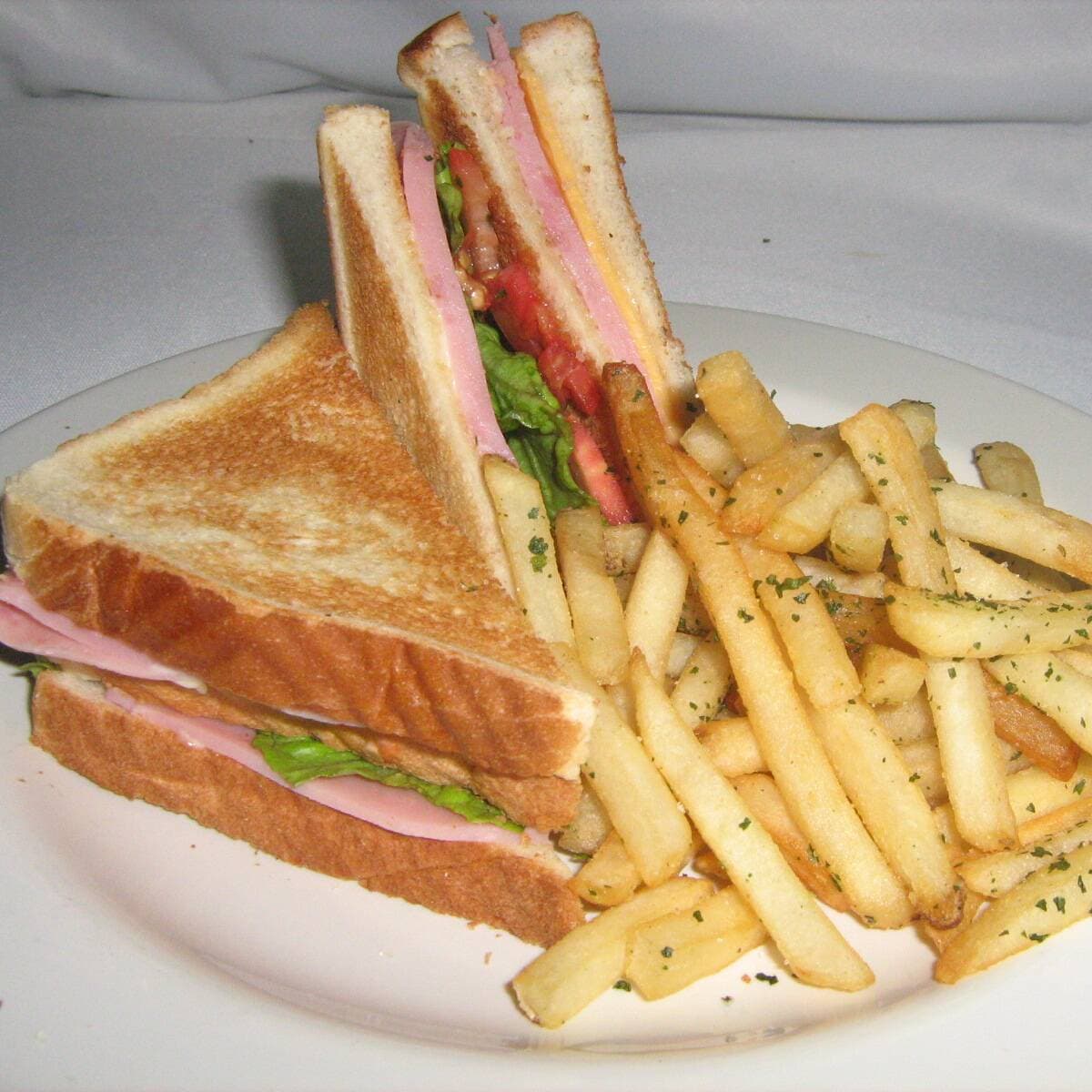 Sándwich Jamón con Papas