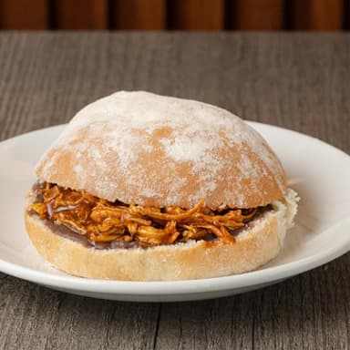 PAMBAZO POLLO CON MOLE