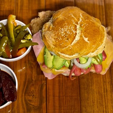 Cemita Cubana de Milanesa de Res