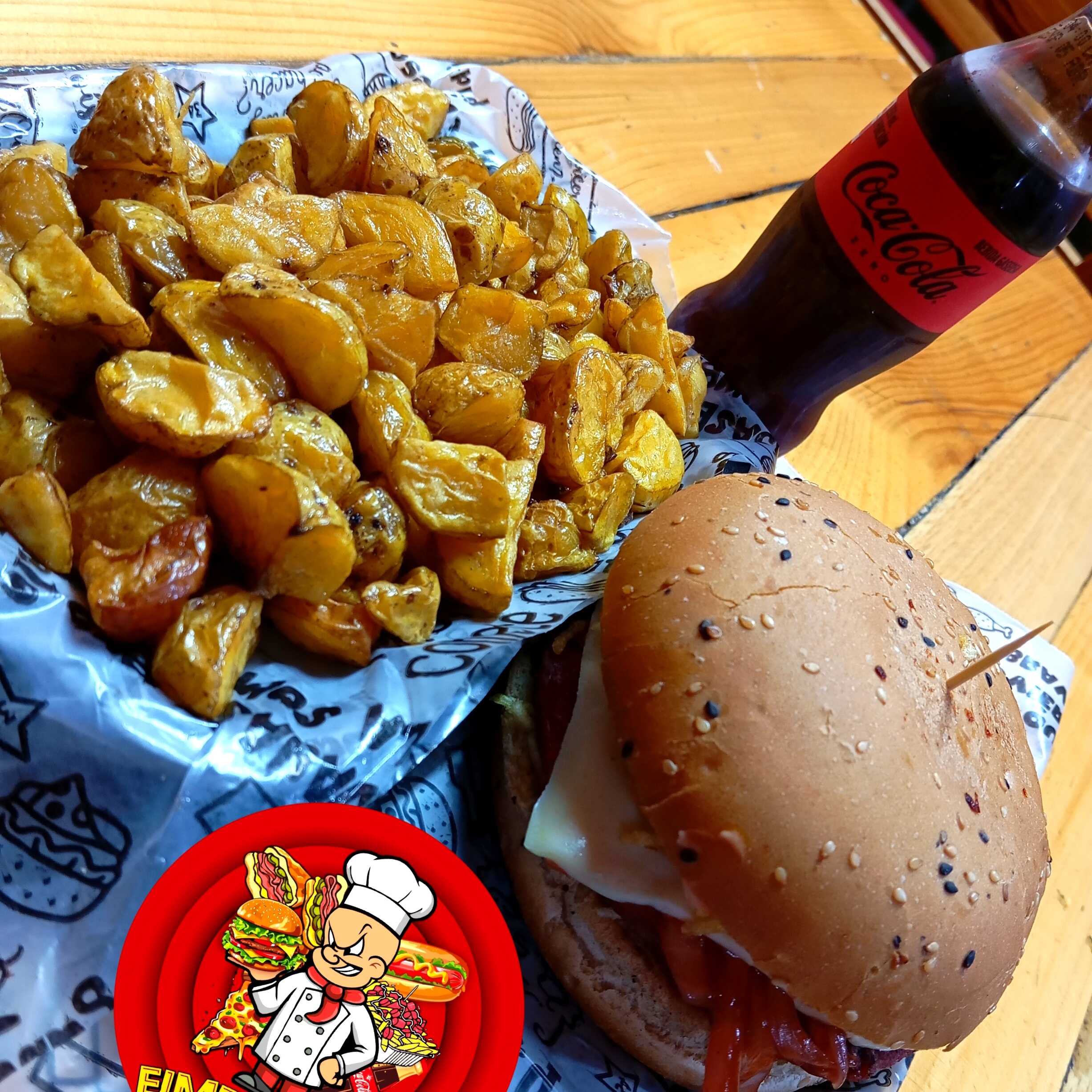 hamburguesa clasic + papacriolla +gaseosa 250 coca