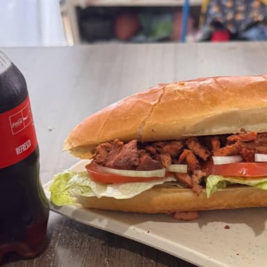 TORTA AL PASTOR Y REFRESCO