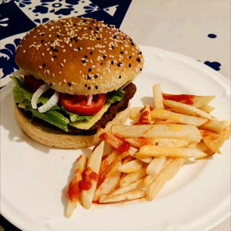 Hamburguesa de Arrachera con Papas a la Francesa