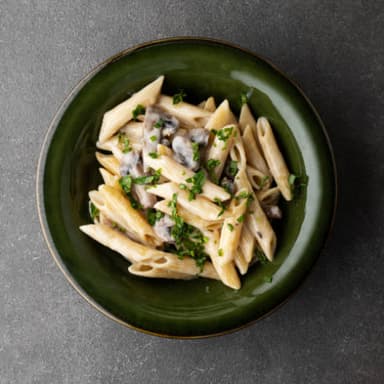 Pasta Con Salsa De Crema Y Champiñones