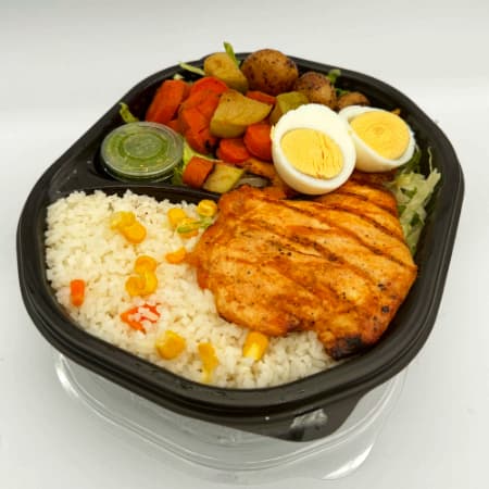 Pechuga Asada con Huevo Cocido