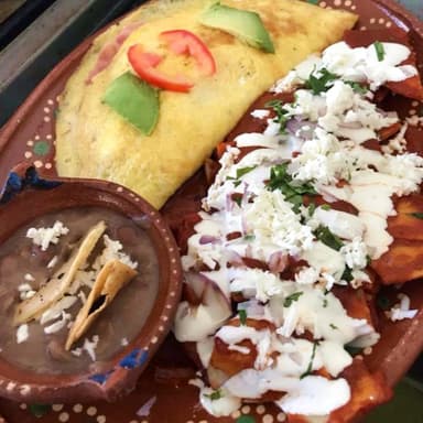 Omelette con Chilaquiles