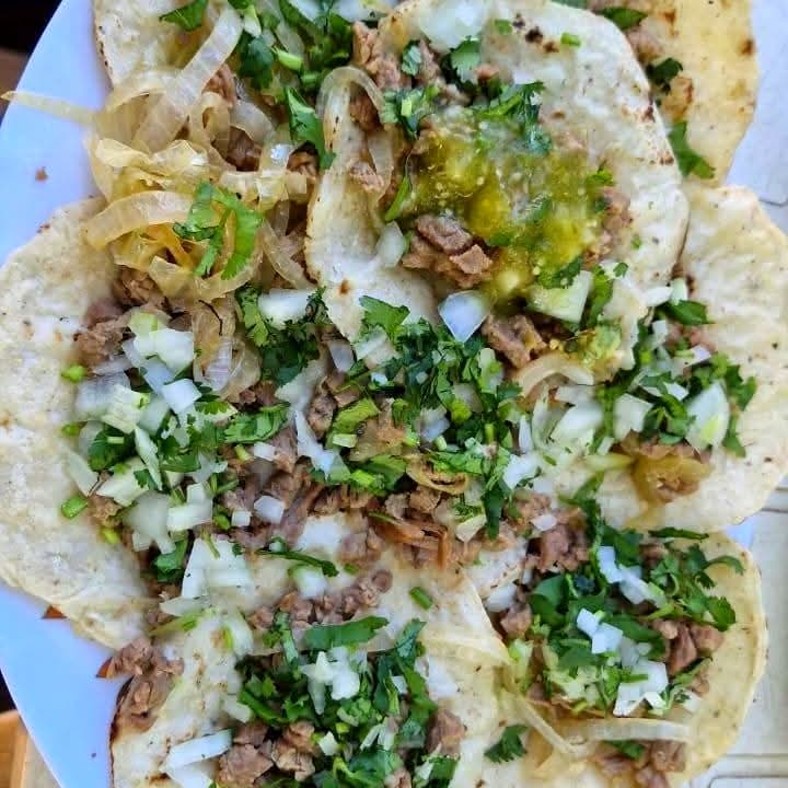 6 Tacos de Asada + 2 Coca Cola 355 Ml