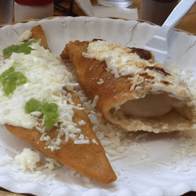 Quesadillas Fritas de Guisados(1)