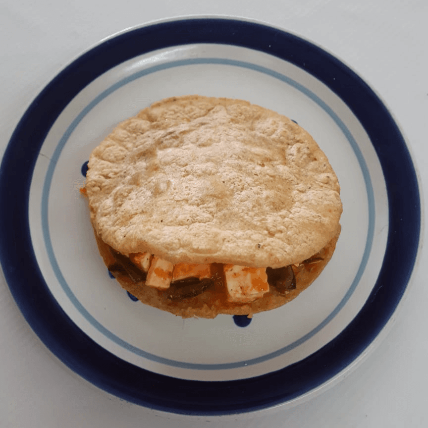 Gordita de Queso con Rajas