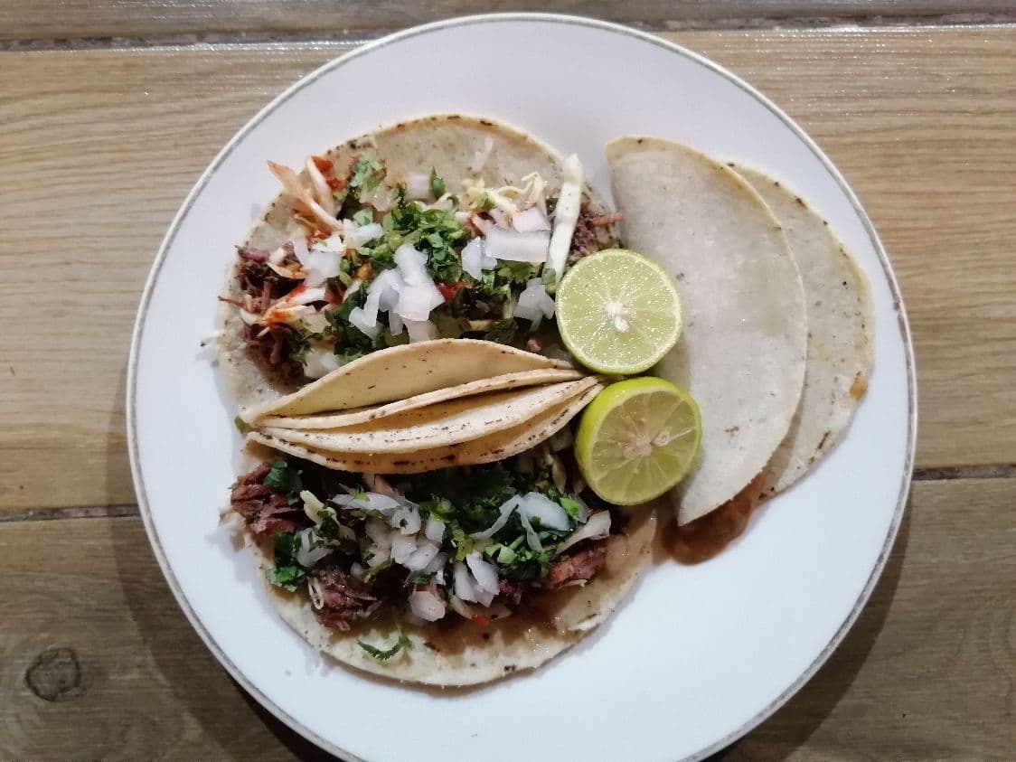 Tacos de Cabeza y Frijol