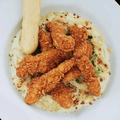 Fetuccini Alfredo Con Tiras