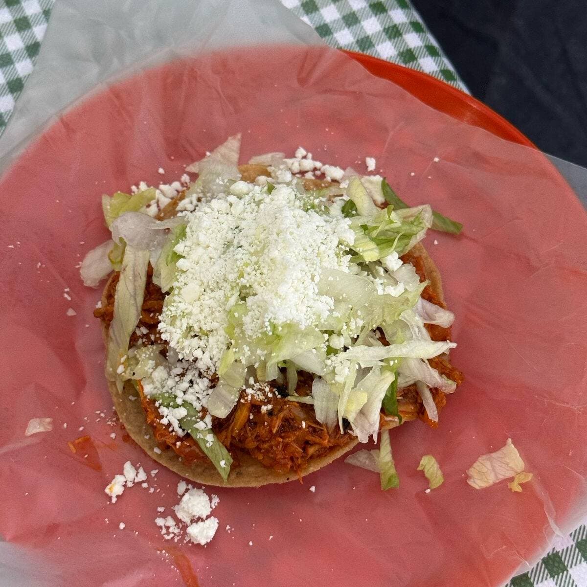 TOSTADA DE COCHINITA PIBIL