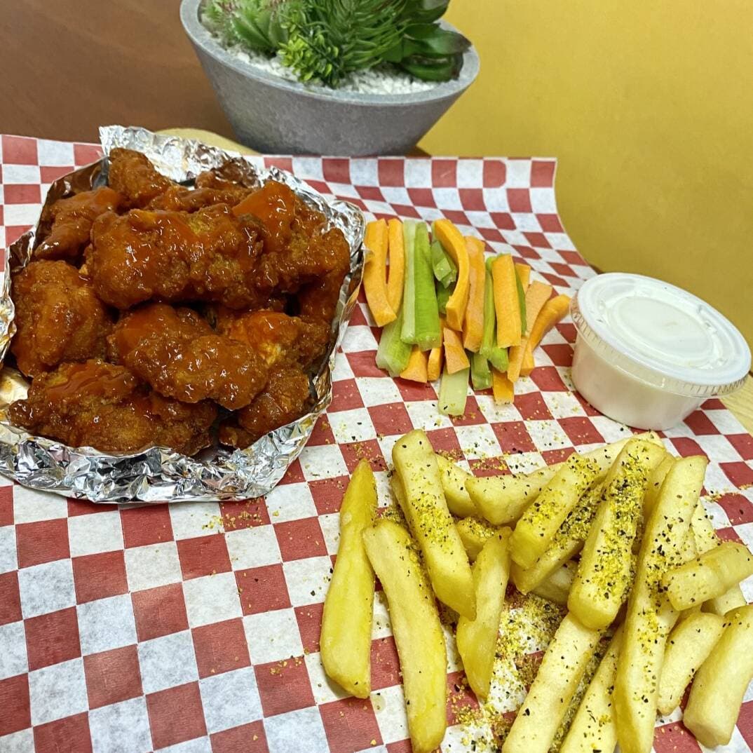 Paquete Boneless con Papas a La Francesa y Veg.