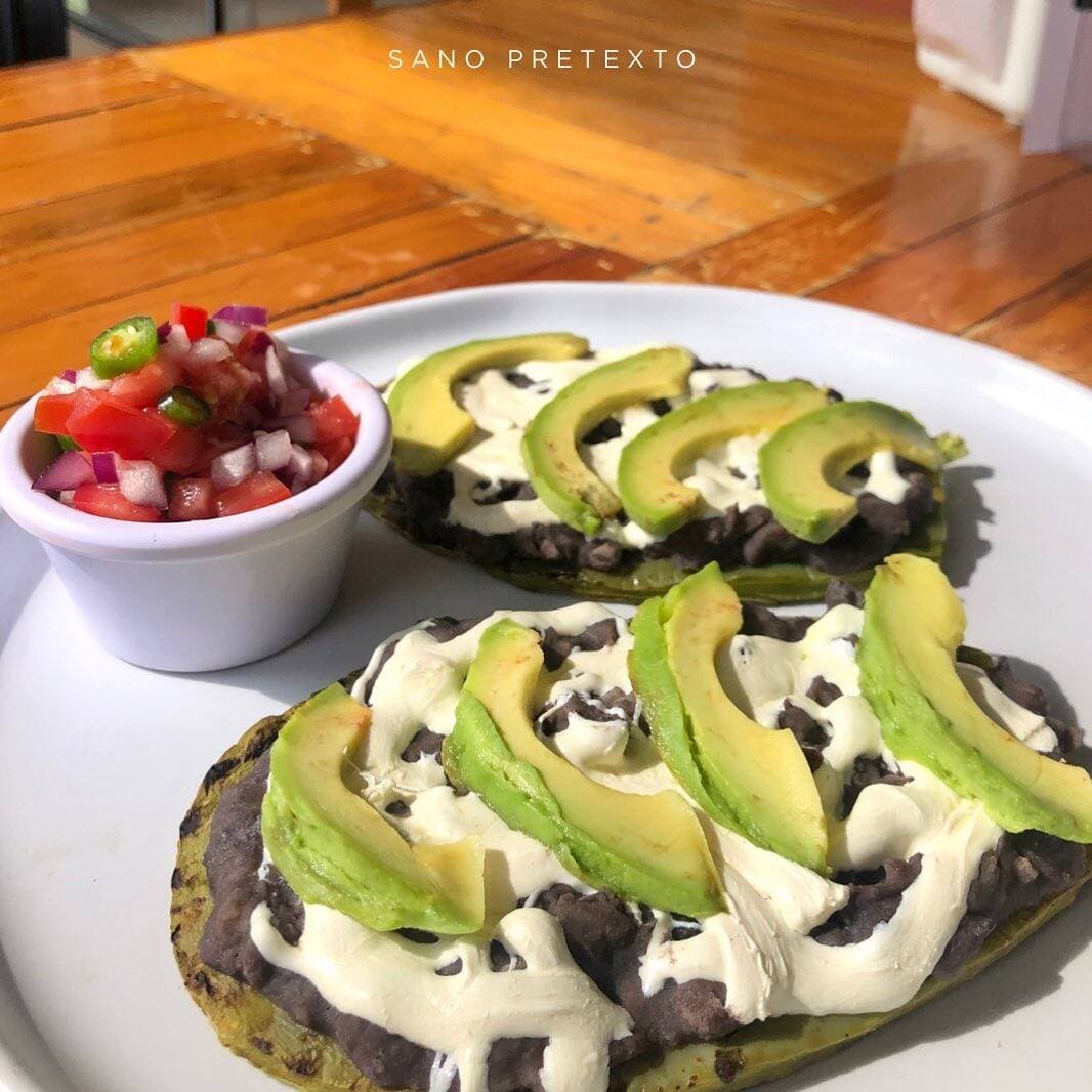 Montaditos de Nopal con Queso
