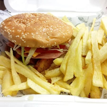 Hamburguesa Tender de Pollo Especial.
