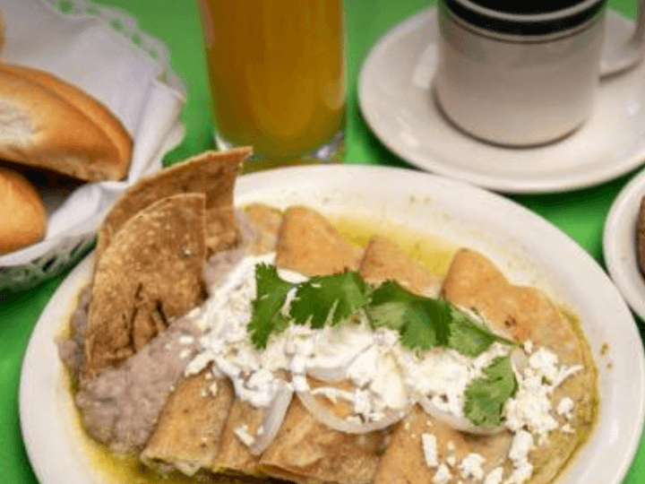 COMBO COMIDA COMPLETA CON ENCHILADAS SUIZAS.