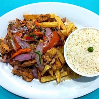 Pollo Saltado