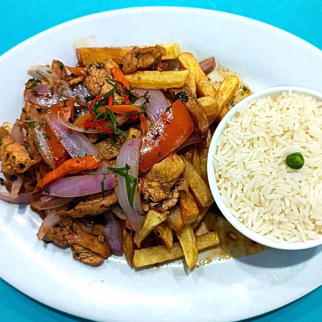 Pollo Saltado