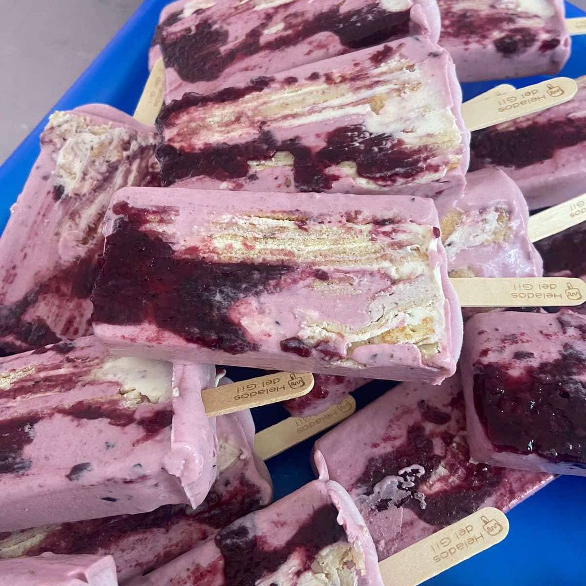 Paleta de Pastel de Crepas de Frutos Rojos