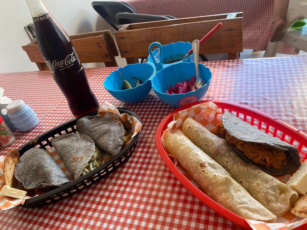 Los Peques Tacos y Burritos