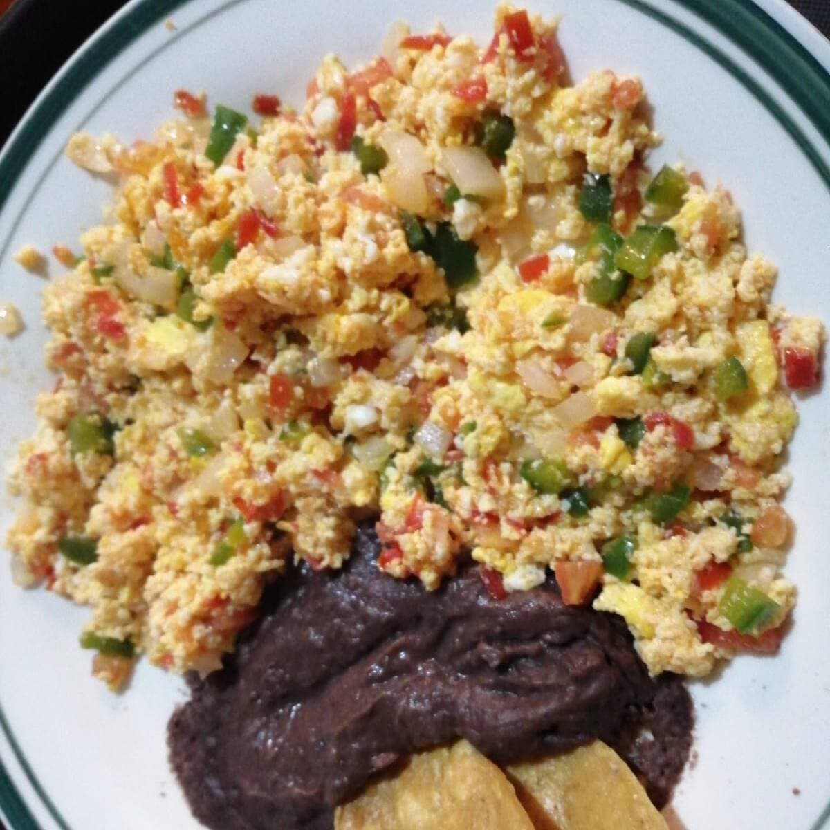 Huevos Revueltos a la Mexicana