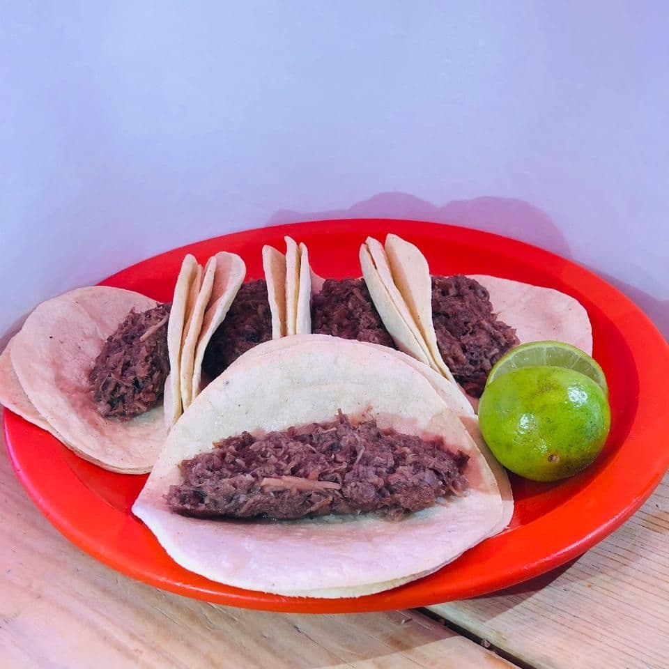 Tacos de Barbacoa de Cabeza de Res