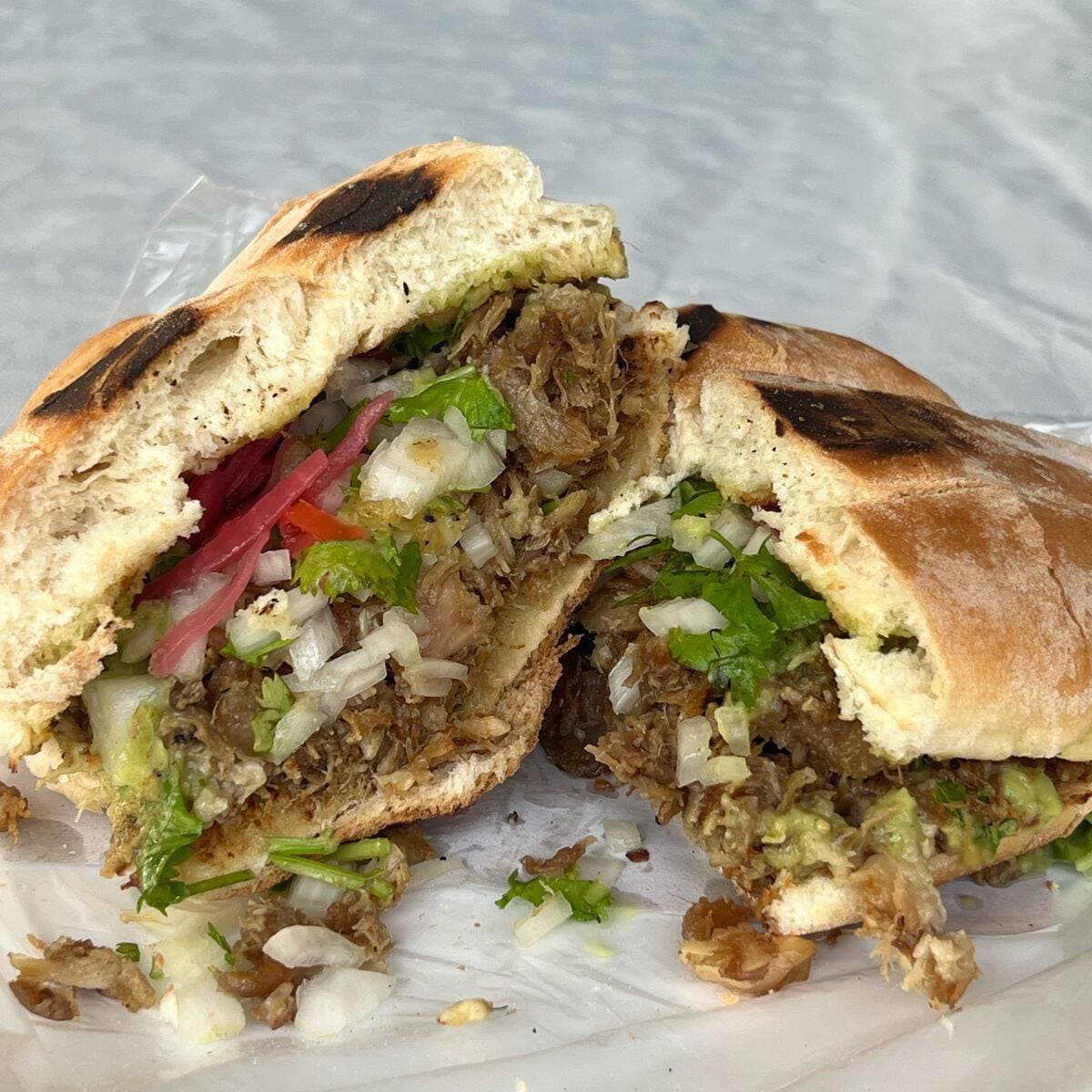 Torta de Carnitas Surtidas