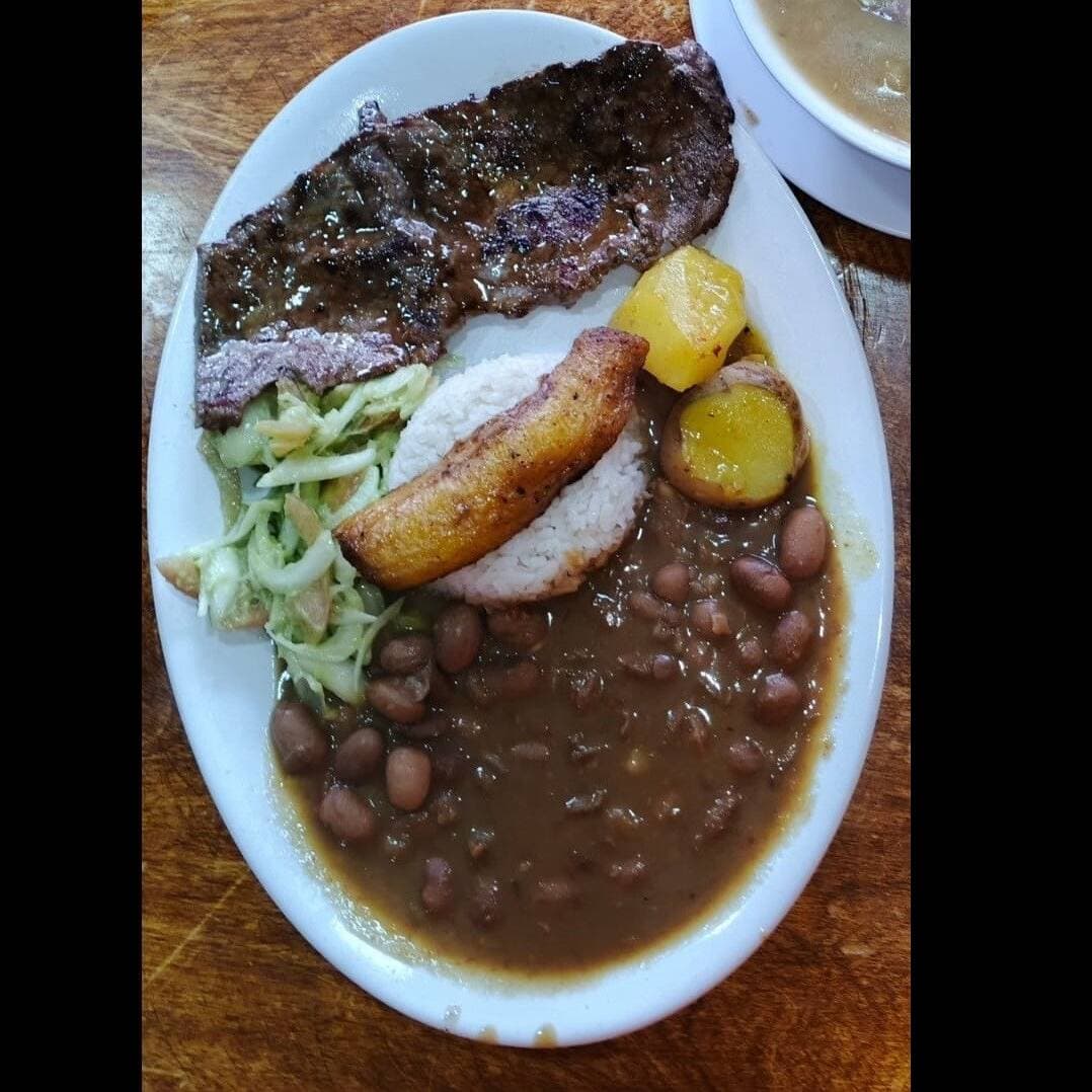 Almuerzo del Dia Carne Asada Frijol DiDi