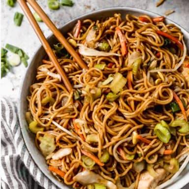 Chow Min Especial de la Casa Medio