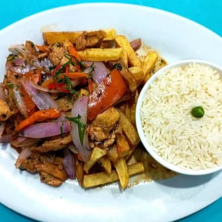 Pollo Saltado