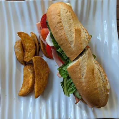 Baguetteo Cuernito  de Tres Carnes