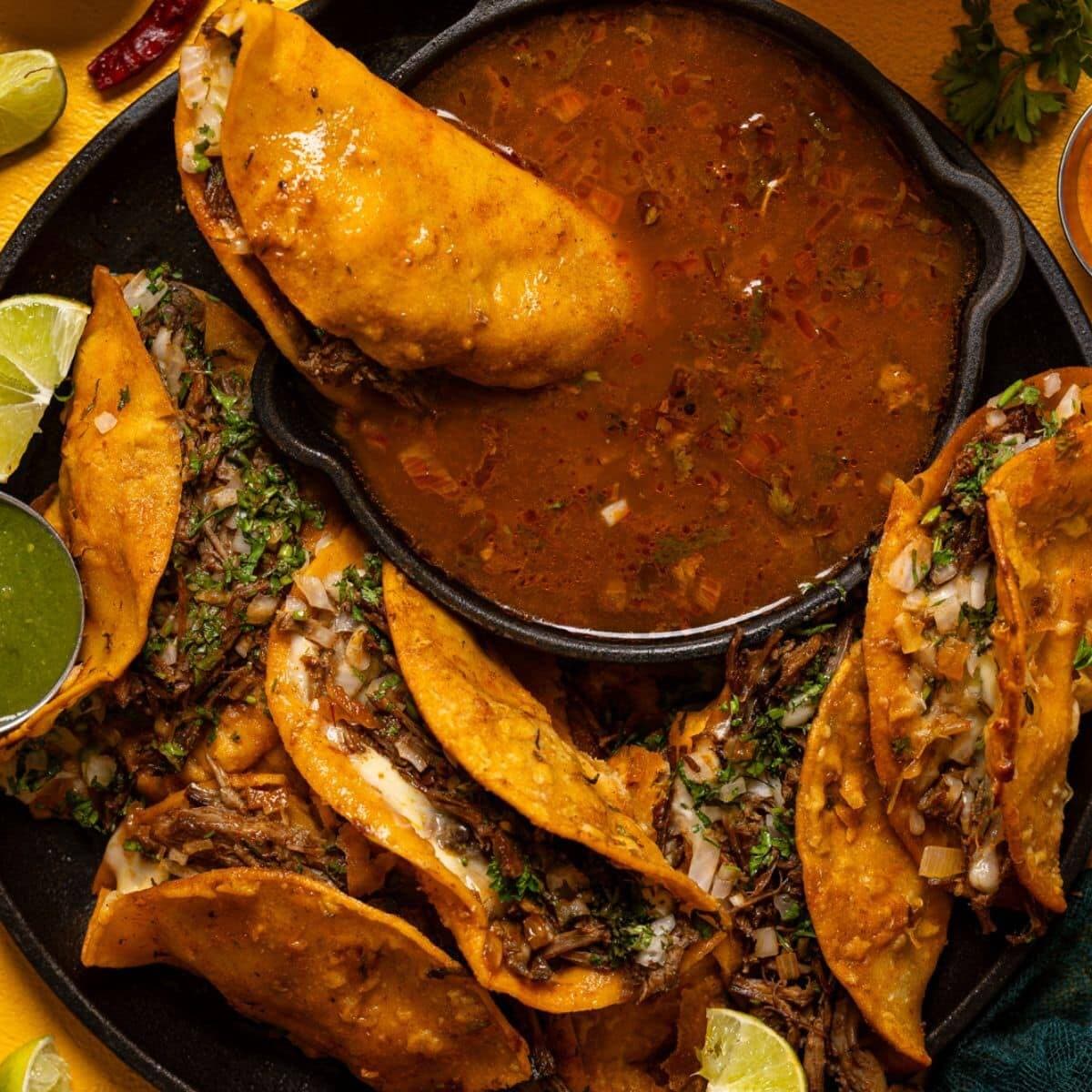 5 Tacos De Birria Con Salsita