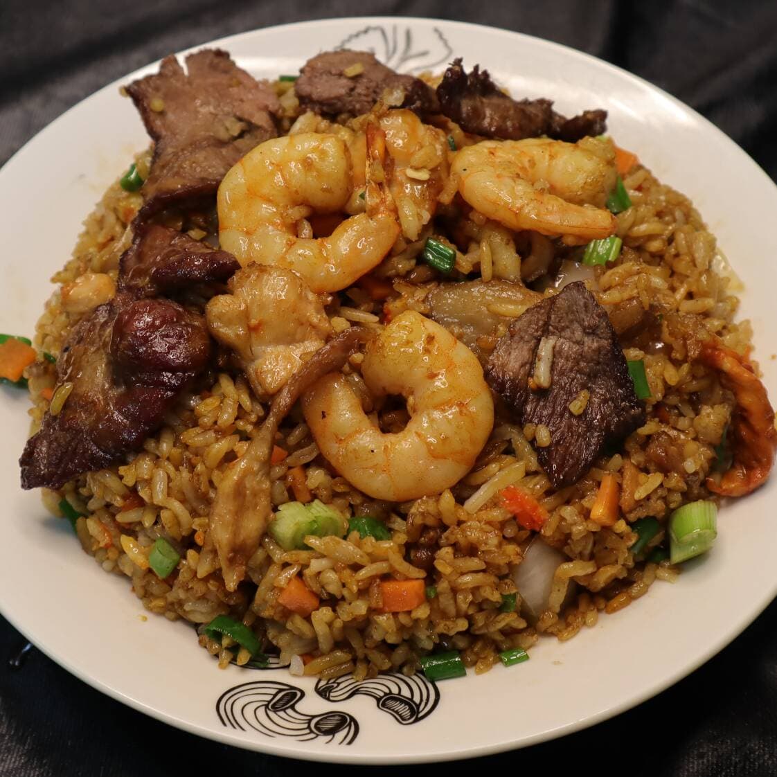 Arroz Mixto con Pollo Res y Camarón
