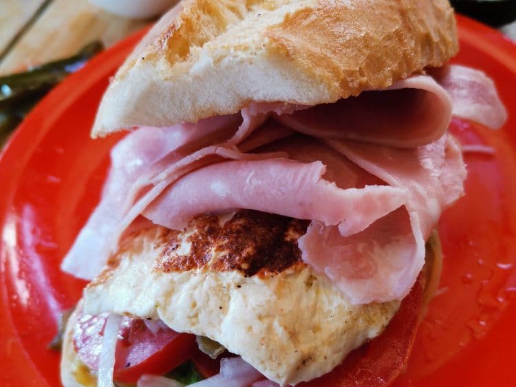 Torta de Jamon C/Queso