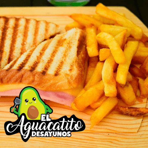 Club Sándwich con papas