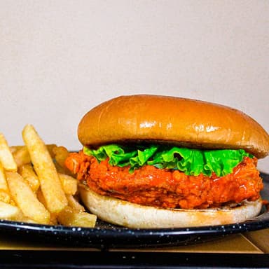 Hamburguesa Chicken Jhorro con Papas