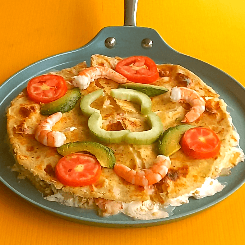 TORTILLA RELLENA DE CAMARON CON QUESO