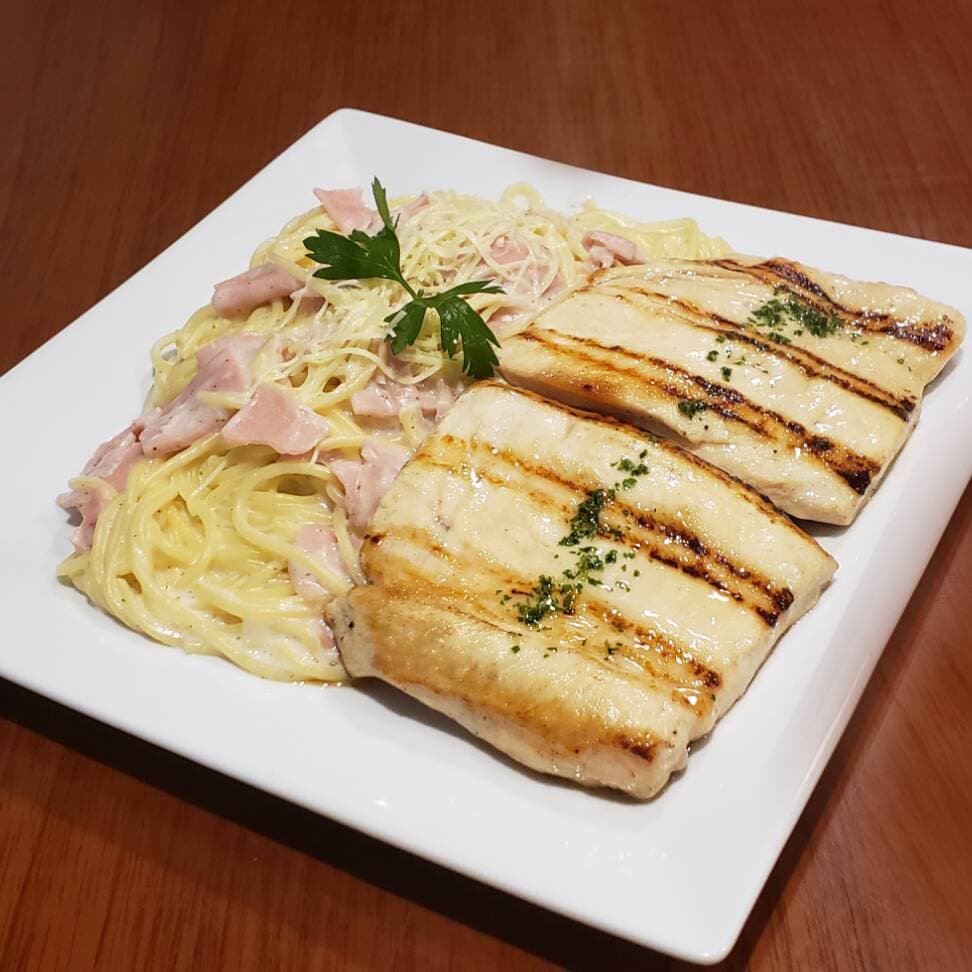 Spaguetti con Pechuga a la Parrilla